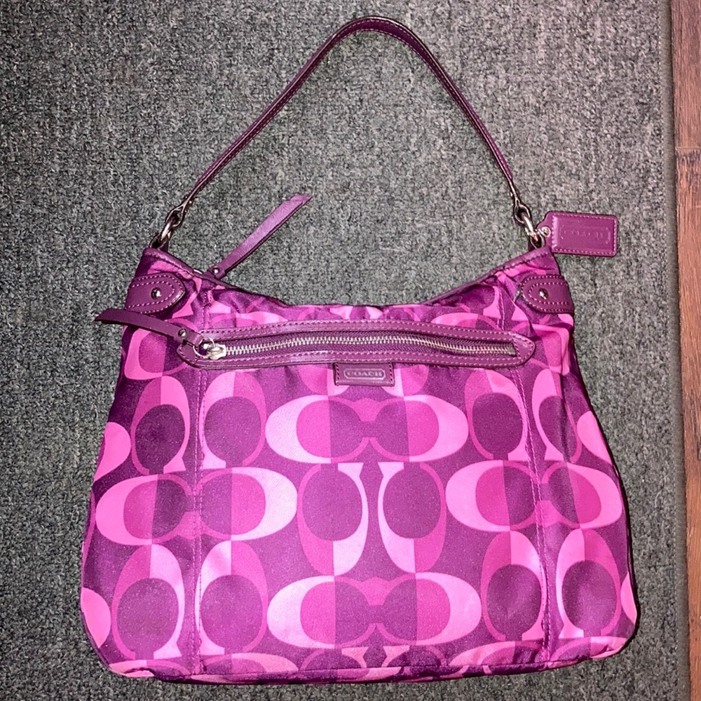 NWOT Signature Coach Purse in like new condition